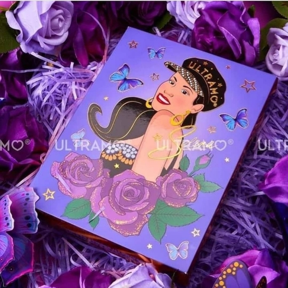 Ultramo Selena 4 fold All-In-One Palette - Picture 1 of 9